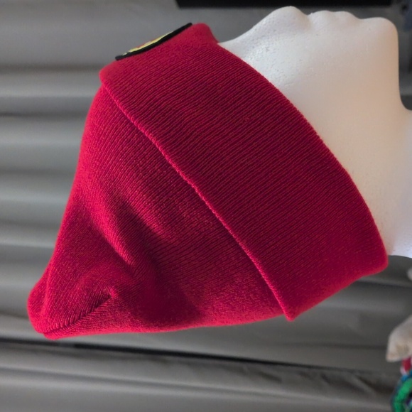 Buc-ee's Red Unisex Beanie Skull Cap Like New - Picture 4 of 7